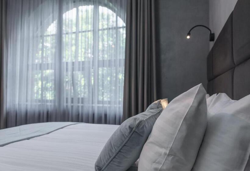 اتاق استاندارد, Brik