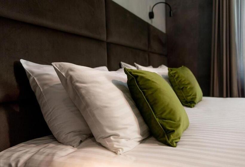 اتاق استاندارد با تراس, Brik