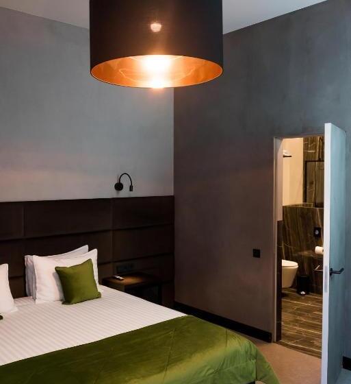 اتاق استاندارد با بالکن, Brik