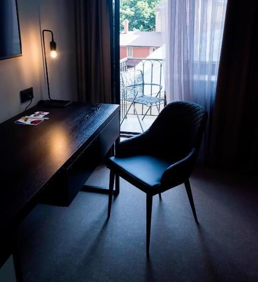 اتاق استاندارد با بالکن, Brik