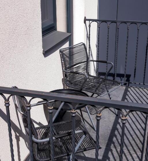 اتاق استاندارد با بالکن, Brik