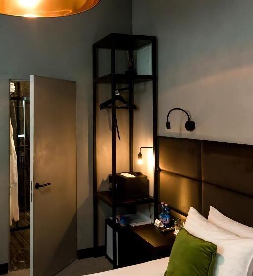 اتاق استاندارد با بالکن, Brik