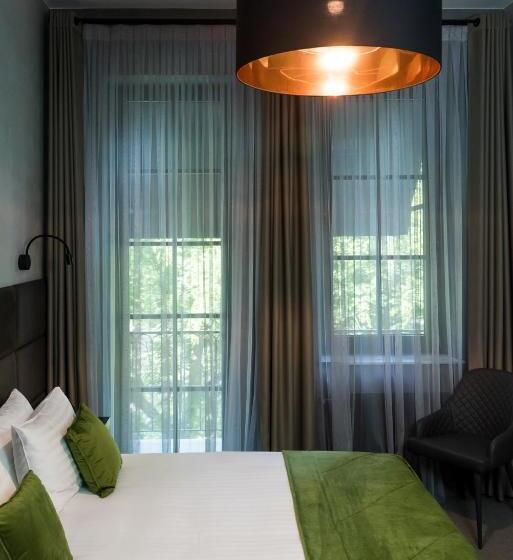 اتاق استاندارد با بالکن, Brik