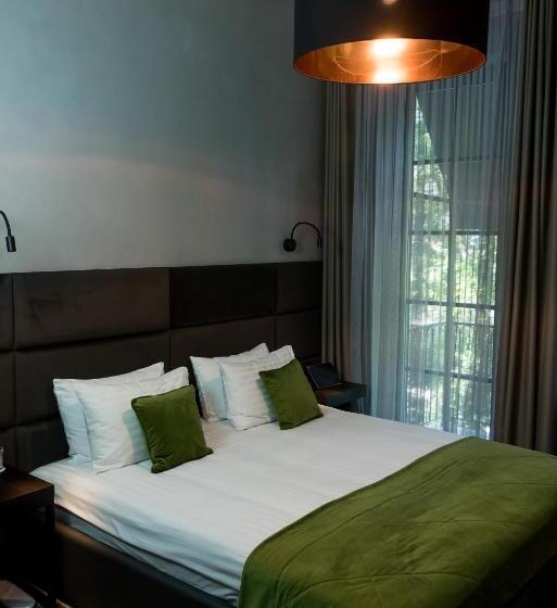 اتاق استاندارد با بالکن, Brik