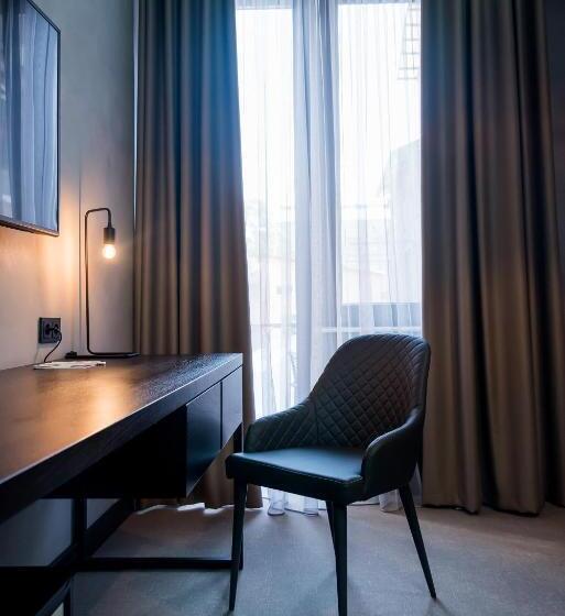 اتاق استاندارد با بالکن, Brik