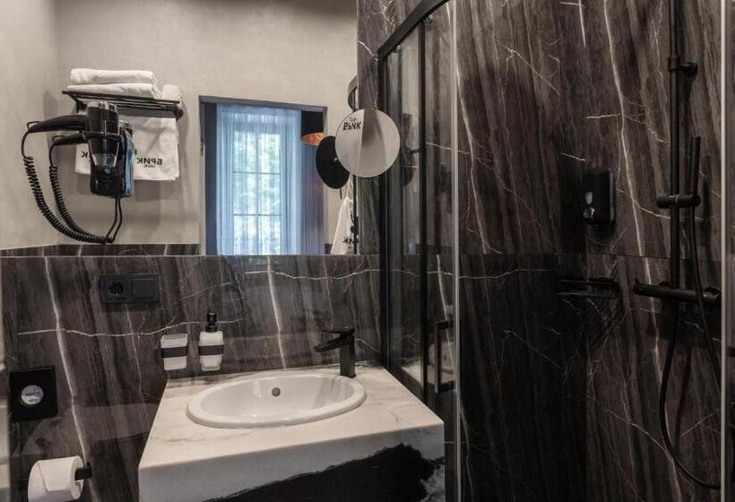 اتاق استاندارد با بالکن, Brik