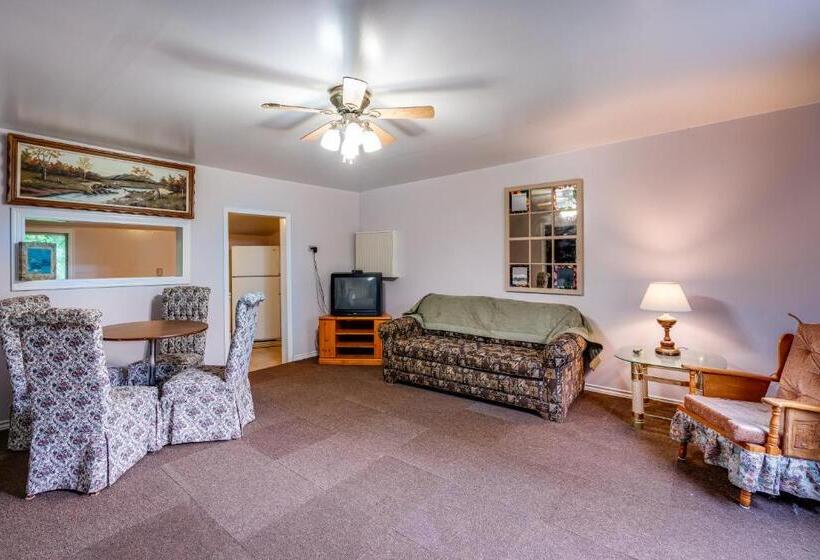 منزل غرفتين نوم, Long Sault Motel