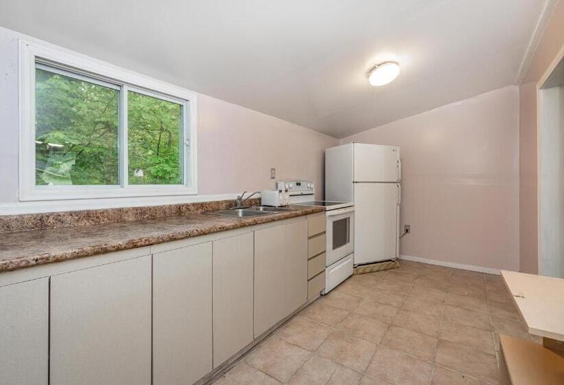 منزل غرفتين نوم, Long Sault Motel