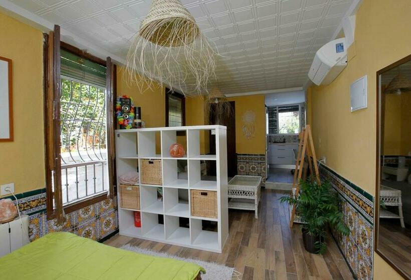 آپارتمان 1 خوابه با چشم‌انداز استخر, Oripando Hostel