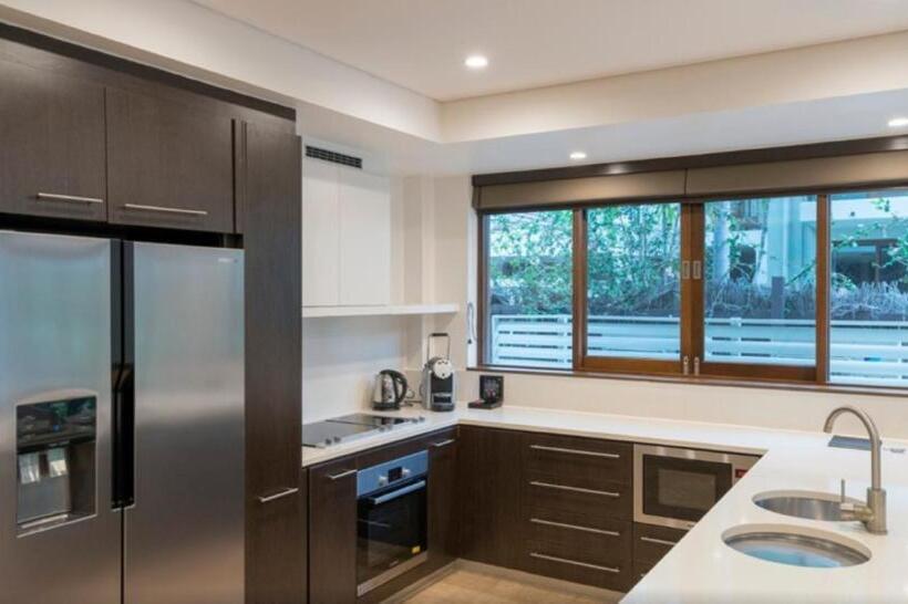 スリーベッドルーム　ヴィラ, Luxury Apartments At Temple Resort And Spa Port Douglas