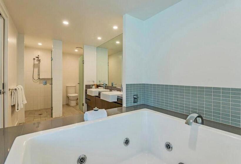Студио Стандарт Вид на Бассейн, Luxury Apartments At Temple Resort And Spa Port Douglas