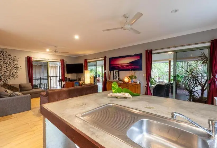 ルームシェアのワンベッド, Kitesurf 1770 Beach House