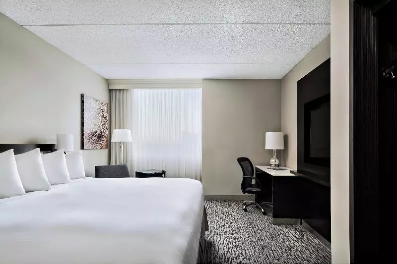 キングサイズベッドのスタンダードルーム, Austin Marriott North