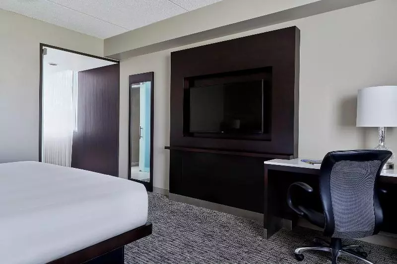 キングサイズベッドのスタンダードルーム, Austin Marriott North
