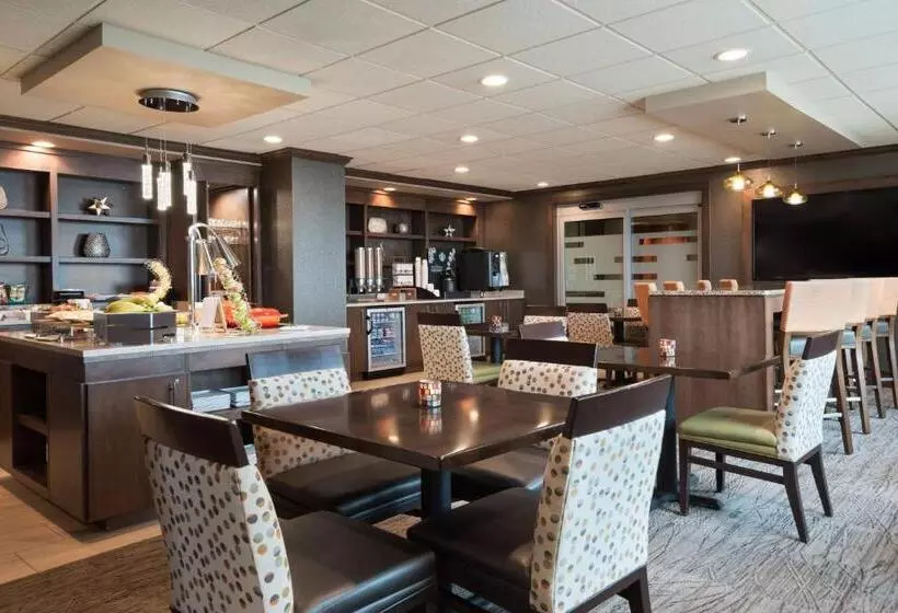 キングサイズベッドのクラブルーム, Austin Marriott North
