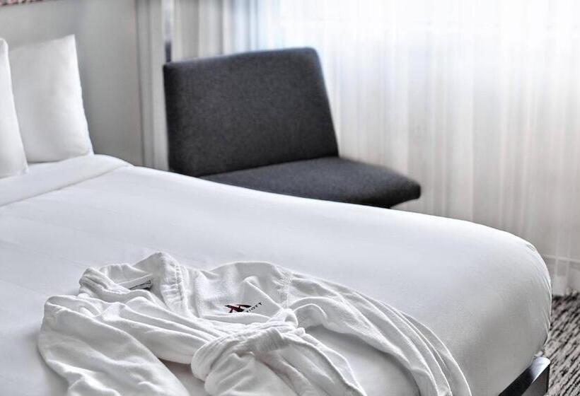 Номер Клуб Кровать Кинг, Austin Marriott North