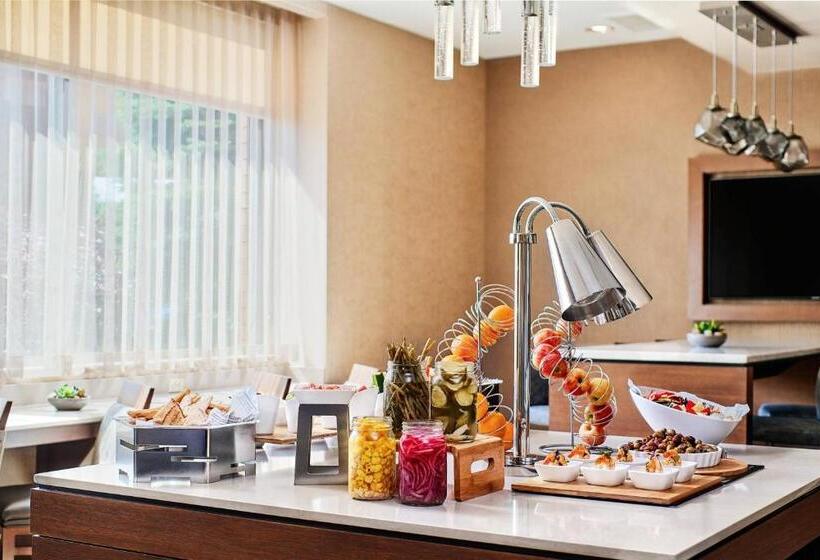 غرفة قياسية سرير كينج, Cleveland Marriott East