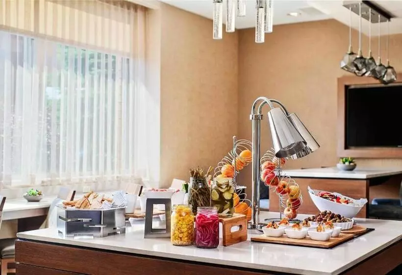 クラブルーム, Cleveland Marriott East