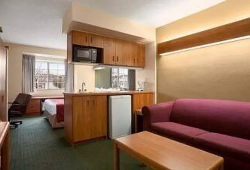 سوئیت برای معلولان, Days Inn & Suites By Wyndham Lafayette In