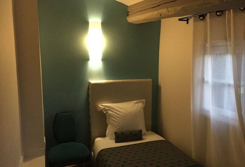 חדר סטנדרט לשלושה, Du Pont Vieux