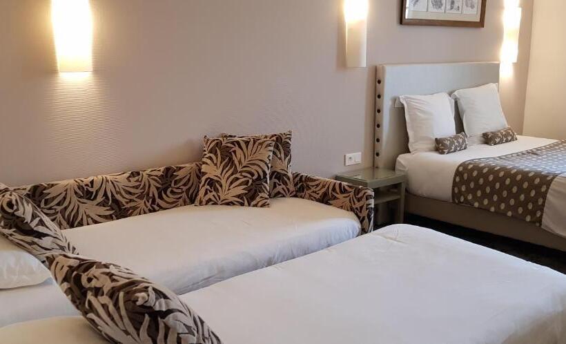 חדר משפחתי, Du Pont Vieux