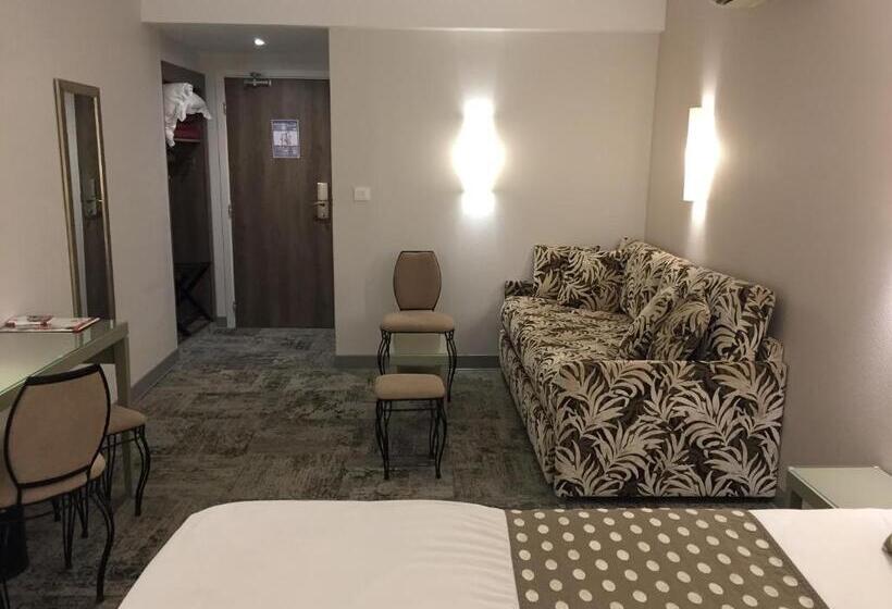 חדר משפחתי, Du Pont Vieux