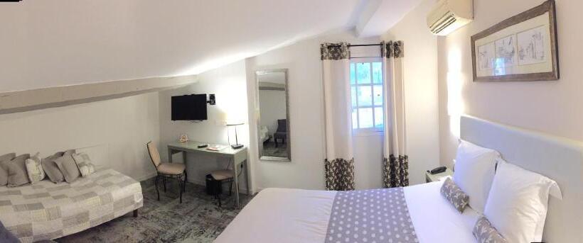 חדר סטנדרט לשלושה, Du Pont Vieux