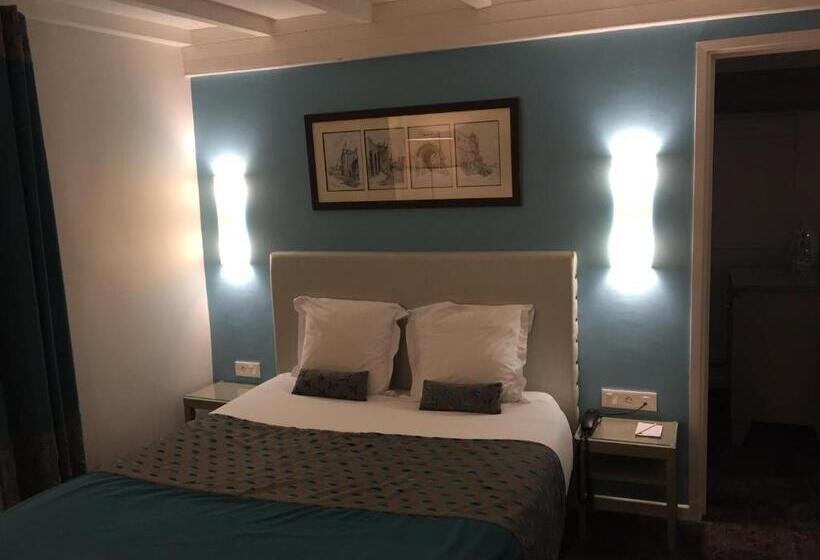 חדר סטנדרט לשלושה, Du Pont Vieux