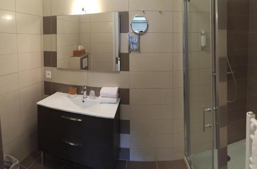 חדר יוקרתי, Du Pont Vieux