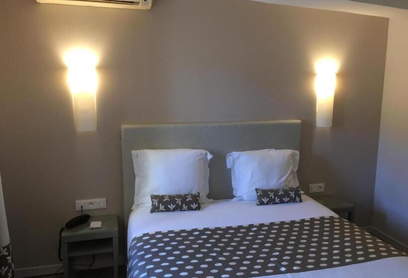 חדר יוקרתי, Du Pont Vieux