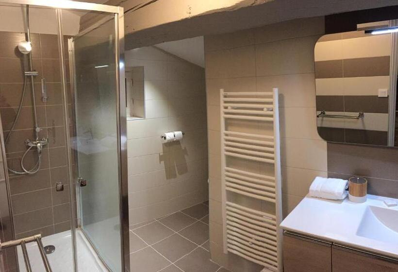 חדר משפחתי, Du Pont Vieux