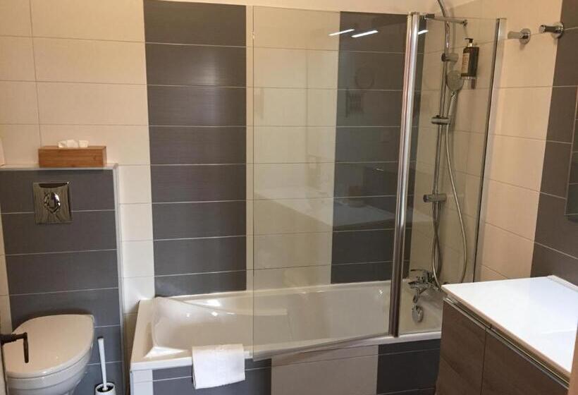 חדר יוקרתי, Du Pont Vieux