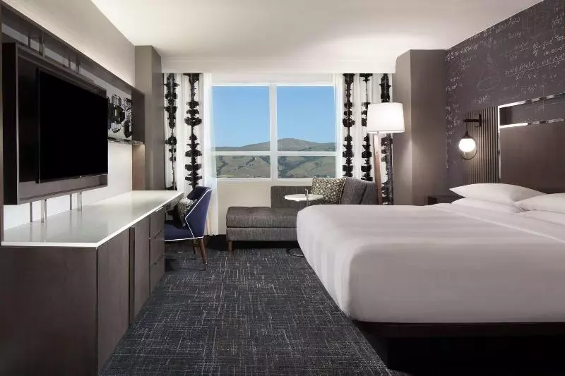 اتاق اجرایی با تخت بزرگ, Fremont Marriott Silicon Valley