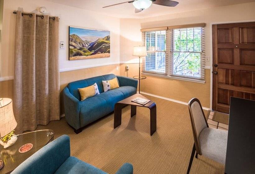 إستوديو ديلوكس, Harbor House Inn