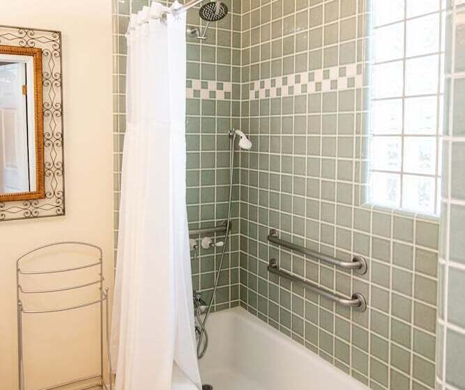 غرفة ديلوكس, Harbor House Inn