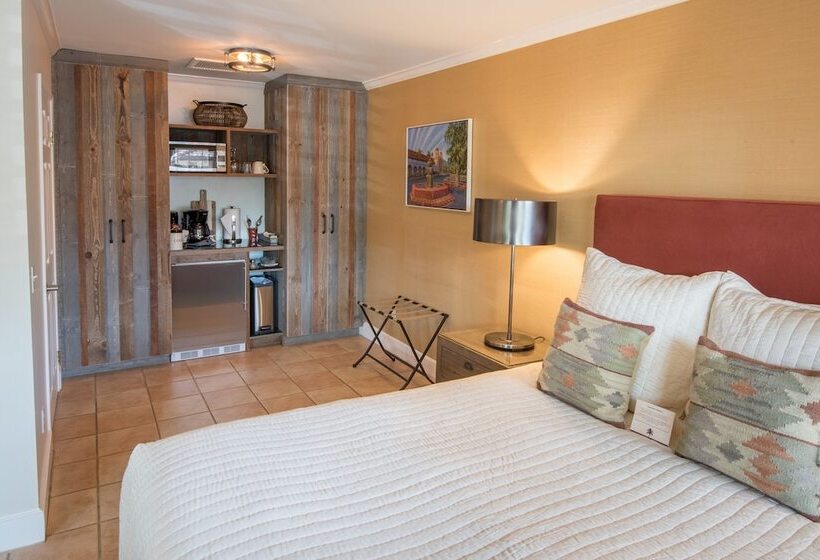 غرفة ديلوكس, Harbor House Inn