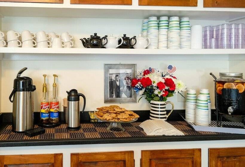 デラックスルーム, Jailhouse Inn