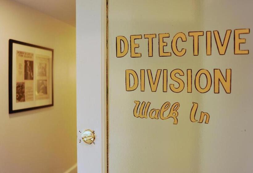 キングサイズベッドのスーペリアルーム, Jailhouse Inn