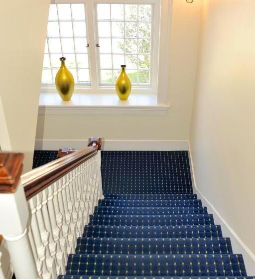 スーペリアールーム, Jailhouse Inn