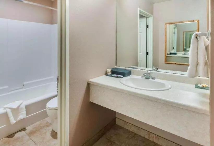 اتاق لوکس, La Quinta By Wyndham Belgrade   Bozeman Airport
