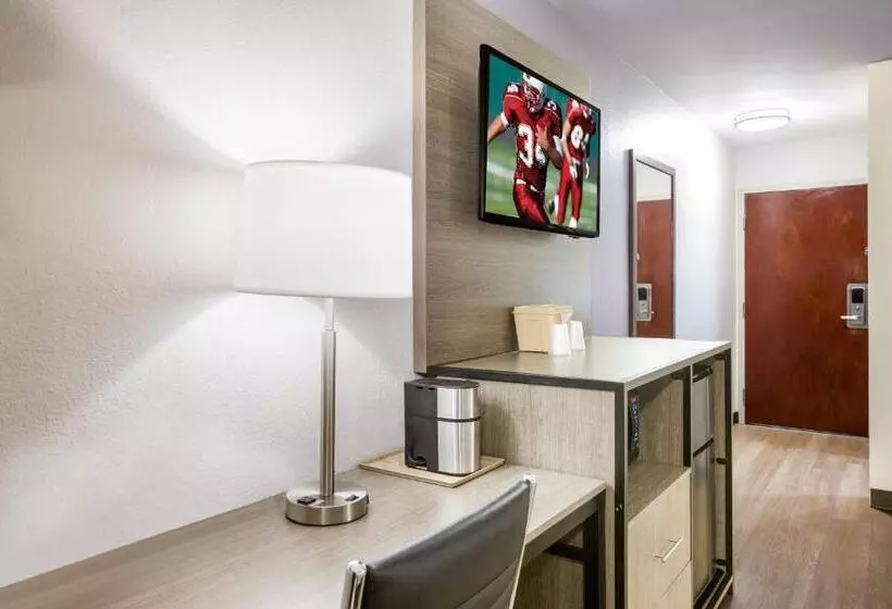 プレミアムルーム, Red Roof Inn Plus+ & Suites Savannah – I 95