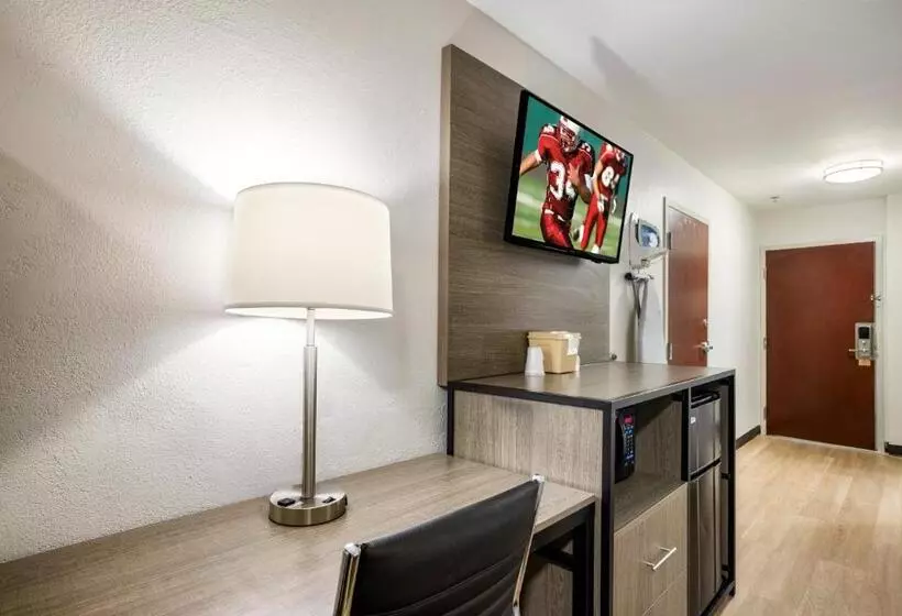 障害者適応デラックスルーム, Red Roof Inn Plus+ & Suites Savannah – I 95