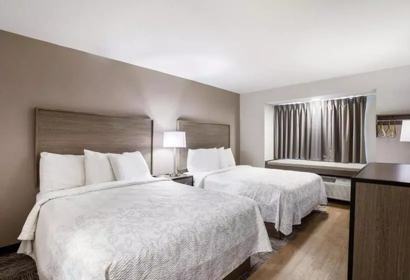 障害者適応デラックスルーム, Red Roof Inn Plus+ & Suites Savannah – I 95