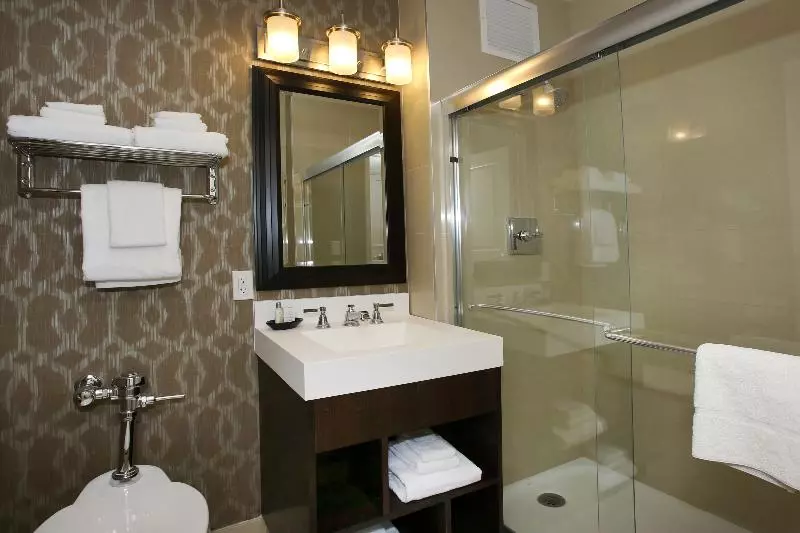 اتاق لوکس با تخت بزرگ, Resorts Casino Hotel Atlantic City