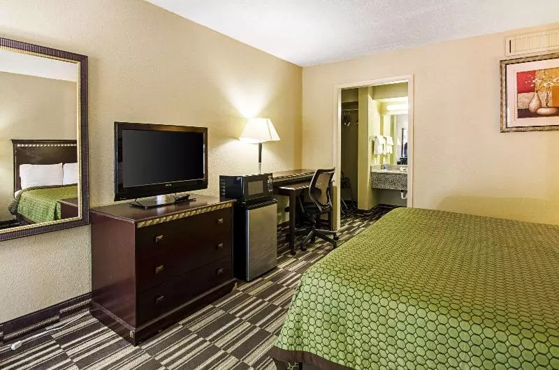 キングサイズベッドのスタンダードルーム, Travel Inn Bristol Near State Street