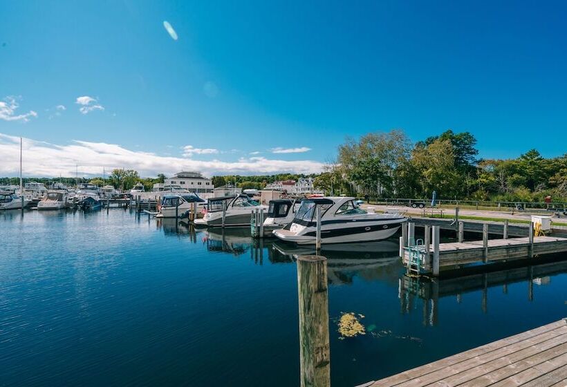 豪华湖景房, Weathervane Inn