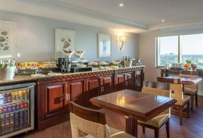 Suite with lake view, West Palm Beach Marriott