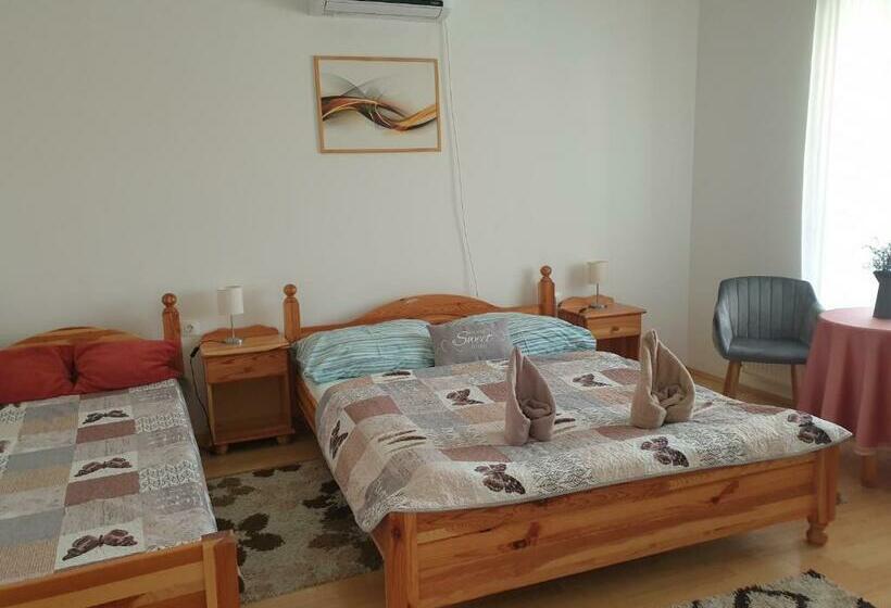 スーペリアトリプルルーム, Főnix Panzió