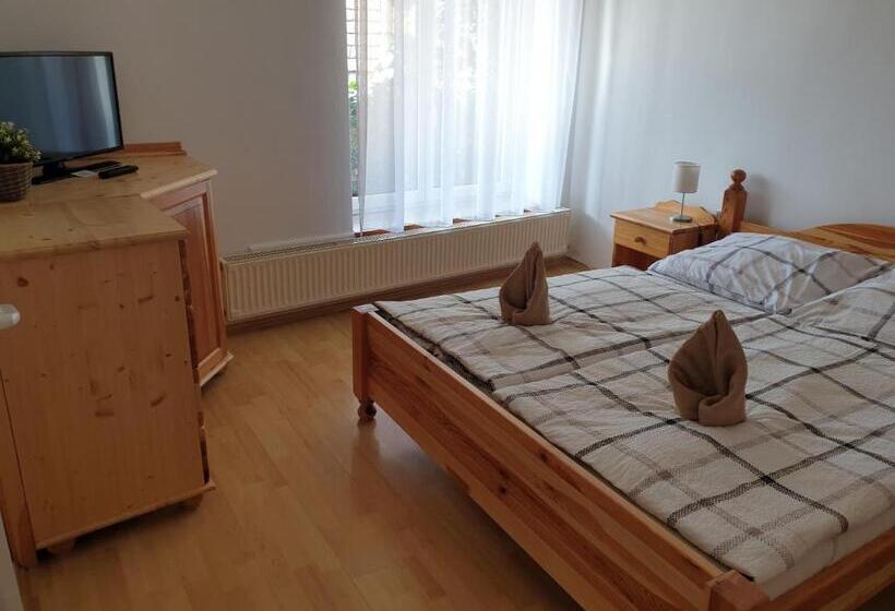 スタンダードルーム, Főnix Panzió