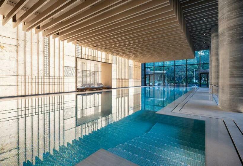 Suite with lake view, Park Hyatt Suzhou